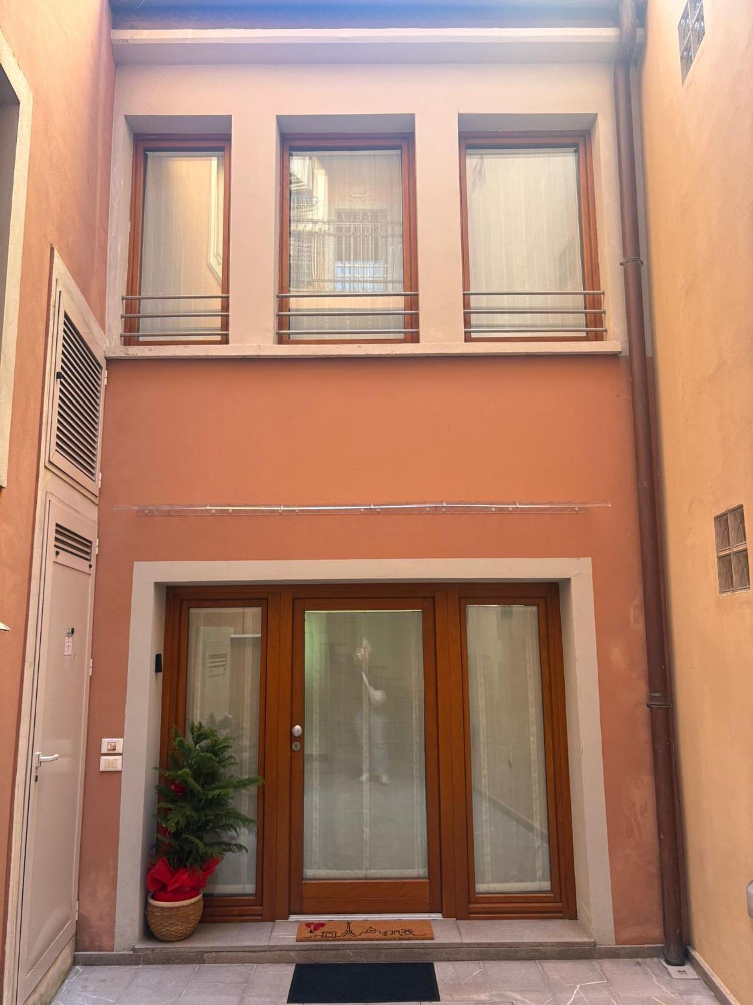 Appartement Nest Living Sunset 42 à Udine Extérieur photo